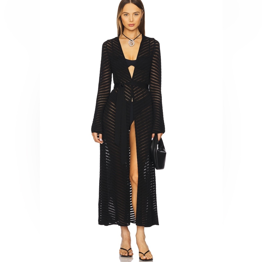 Devon Windsor Elliott Robe Black Medium